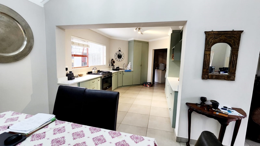 To Let 3 Bedroom Property for Rent in Loerie Park Western Cape